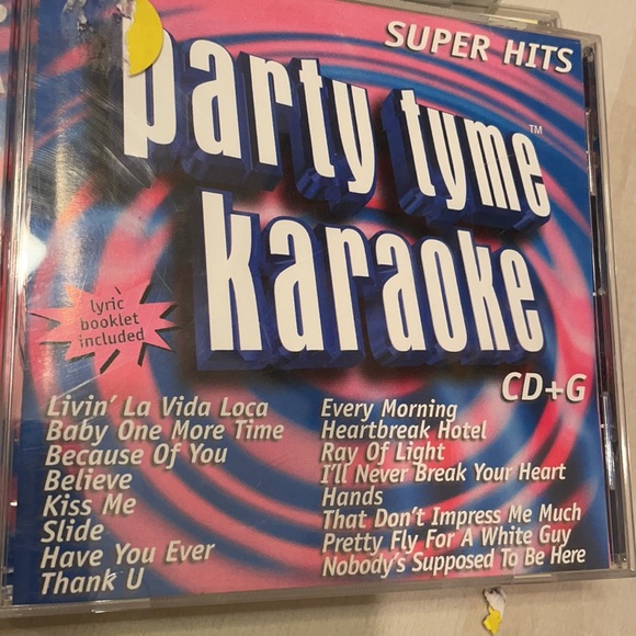 THE SINGING MACHINE Video Camera CD Karaoke TV with 10 CD's - Picture 10 of 16